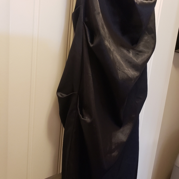 Le Chateau Ladies Dress - Picture 2 of 3